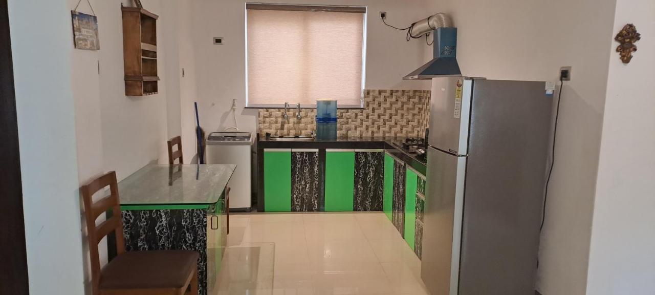 بوغمُلو Ranghavi Sands Apartment With Pool - Near Beach And Dabolim Airport المظهر الخارجي الصورة